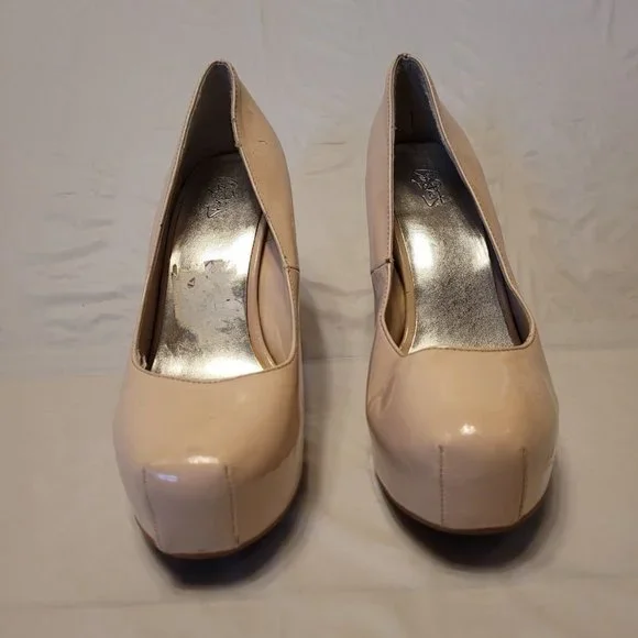 City Streets Pink Beige Tan High Heel Women's Closed Toe Shoes Pumps Size 8M - Picture 3 of 9